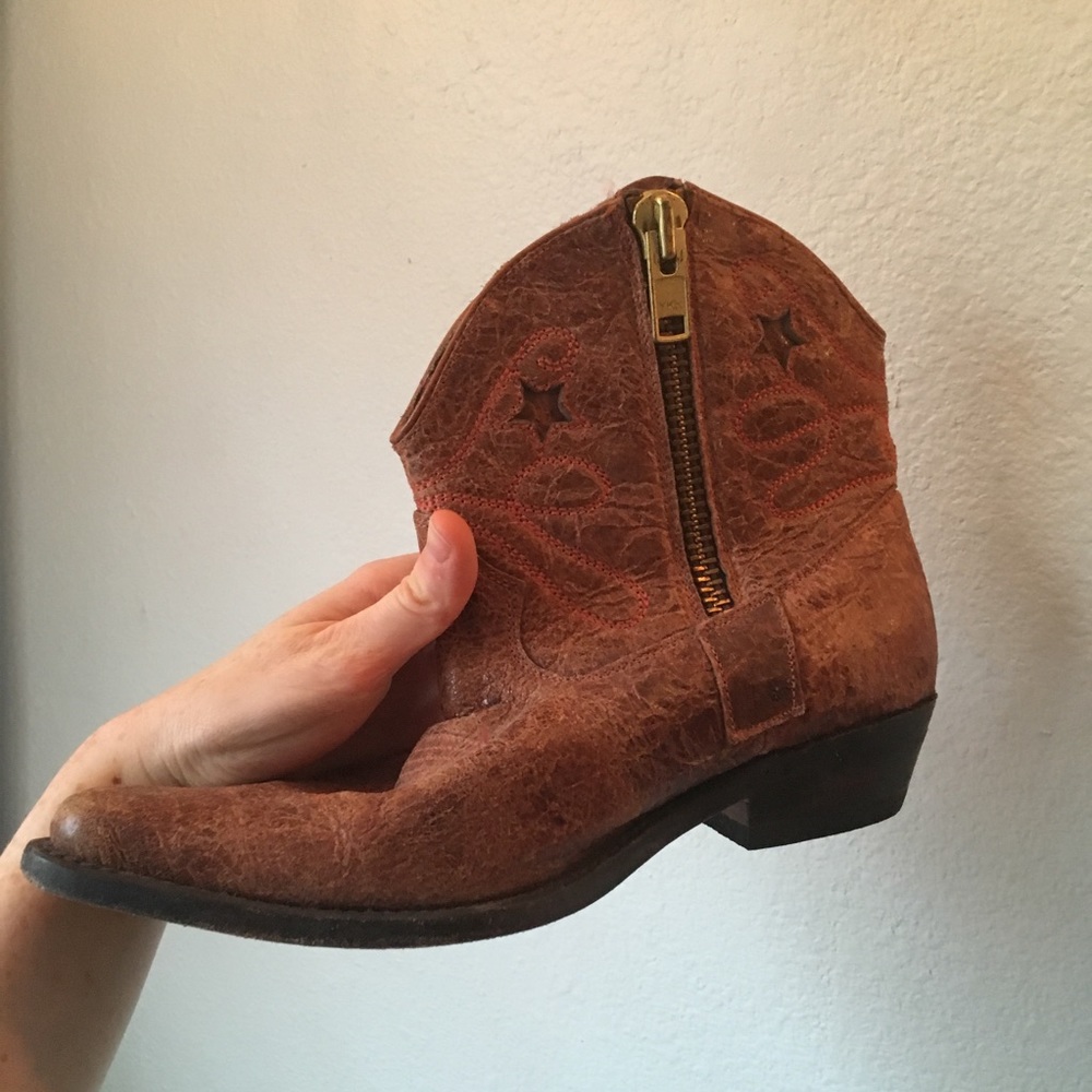 Steve Madden ankle cowboy boots size8 ✨fits small✨